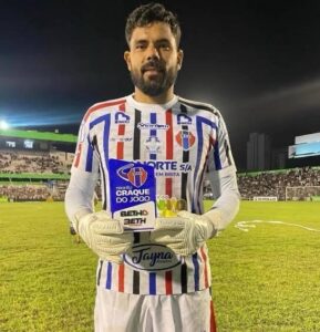 Goleiro Jean faz grande partida e evita quinta derrota seguida do Mac