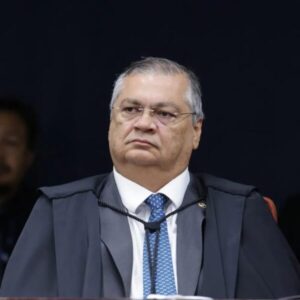 Em artigo, Flávio Dino defende nova reforma do Judiciário e aponta desafios estruturais