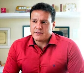 Em vídeo, Felipe Camarão detalha denúncias sobre o “Caso Tech Office” e cita investigação envolvendo Daniel Brandão