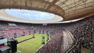 Mais de 70 mil pessoas lotam o Mané Garrincha em um dos maiores encontros de fé do Distrito Federal