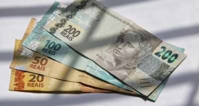 Seu dinheiro cresce ou trava: o pensamento de que investir não é para você limita seu avanço