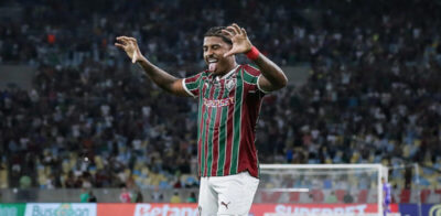 Fluminense divide liderança do Brasileirão com Palmeiras após vitória sobre o Corinthians nesta quarta-feira