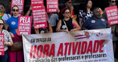 Professores protestam contra nova regra da Semed em São Luís