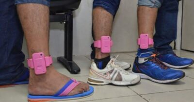 Proposta prevê tornozeleira eletrônica rosa para agressores