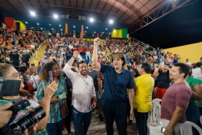 Mais de 300 grupos culturais declaram apoio à pré-candidatura de Orleans em grande ato com fazedores de cultura