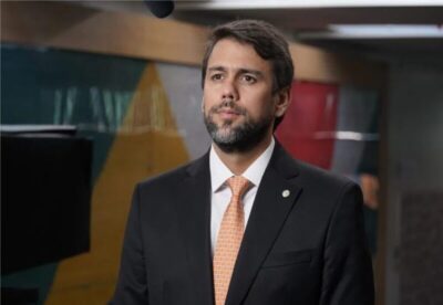 Pedro Lucas Fernandes destaca avanço de projeto que amplia voos na Amazônia Legal