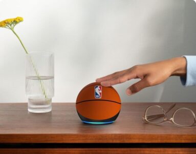 Amazon lança Echo Dot com Alexa em edição especial NBA no Brasil