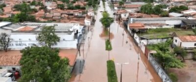 Chuva intensa provoca alagamentos, interdições e desabamento em Imperatriz