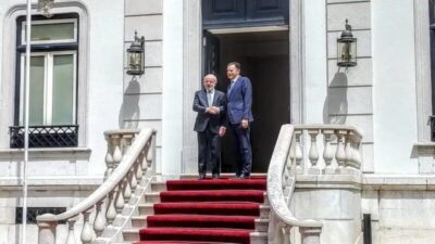 “O povo brasileiro é trabalhador”, diz Lula ao ser recebido pelo primeiro-ministro de Portugal