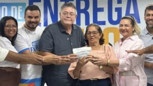 Tratorzão entrega óculos a pessoas com problemas visuais em São Domingos do Maranhão