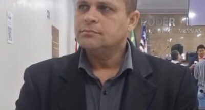 Vereador Adenilson Lopes explica como chegou à suspeita de superfaturamento em reforma de escola no Mutirão, em Pedreiras