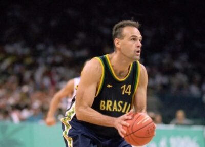 Morre Oscar Schmidt, lenda do basquete brasileiro, aos 68 anos
