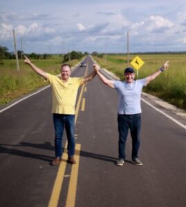 Brandão percorre MA-014 de ponta a ponta vistoriando obras de requalificação que estão na fase final