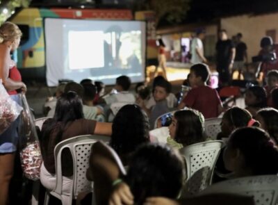 Prefeitura de Tuntum leva alegria e conhecimento para bairros com Cinema na Comunidade