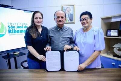 Dr. Julinho assina edital do maior concurso público da história de São José de Ribamar