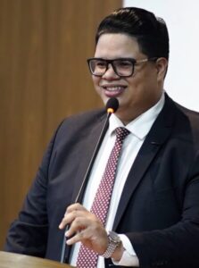 BOMBA: Vereador de São Luís é alvo de medida protetiva por ameaças, abuso e uso de influência política