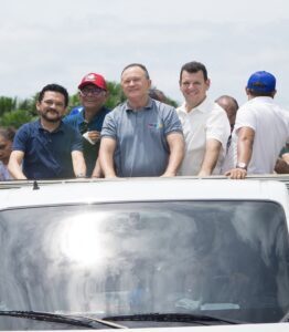 Deyvison do Posto acompanha governador Brandão, na requalificação da estrada de Cujupe a Pinheiro