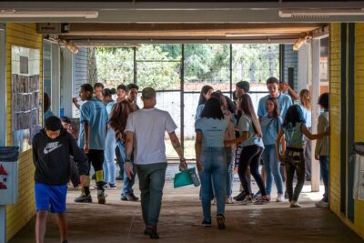 Após dois anos de Pé-de-Meia, abandono escolar cai 31% no Maranhão, onde há 322 mil estudantes beneficiados