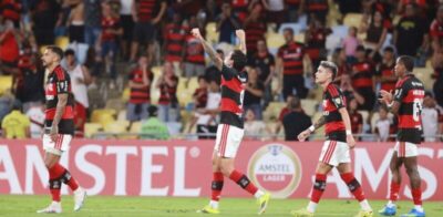 Atuando como mandantes, Flamengo e Palmeiras vencem pela Copa Libertadores na noite desta quinta-feira