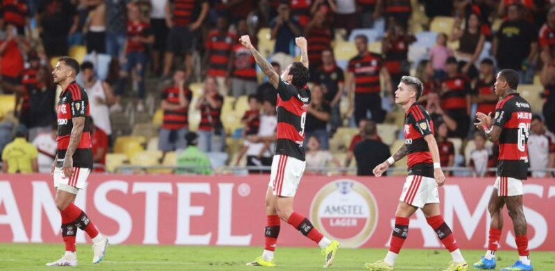 Atuando como mandantes, Flamengo e Palmeiras vencem pela Copa Libertadores na noite desta quinta-feira
