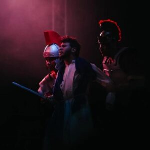 Do altar ao palco: Felipe Santana transforma fé em interpretação e chama atenção no Maiobão