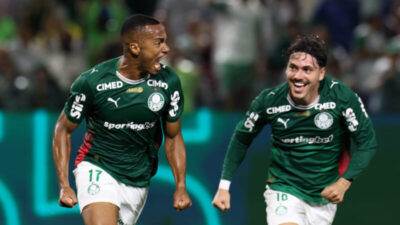 Palmeiras vence mais uma e se isola na liderança e Bragantino afasta Flamengo do G4 do Brasileirão