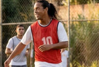 Itaipava convoca Ronaldinho Gaúcho para embaixador da marca e revela o “segredo” de seu passe mais icônico