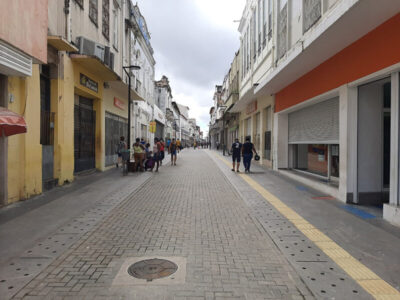 Repartições públicas fechadas desde esta segunda-feira, mas comércio funciona até no feriado do Dia de Tiradentes