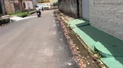 Travessa Rosa Sales pede sarjetamento antes do asfalto desmanchar