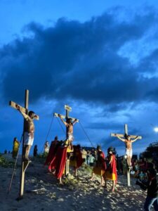 Espetáculo da Paixão de Cristo emociona multidão em Barreirinhas