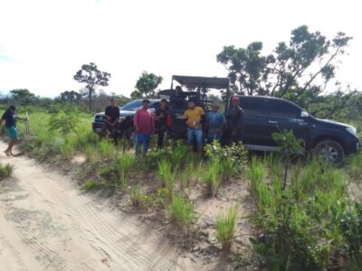 Moradores do Riachinho realizam grande ação comunitária de limpeza na estrada da Passagem do Canto, em Barreirinhas