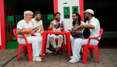 Banda Os Tropix promove encontro de ritmos no projeto Samba Brasil Tropicalis