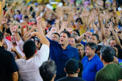 Mais de 300 grupos culturais declaram apoio à pré-candidatura de Orleans em grande ato com fazedores de cultura