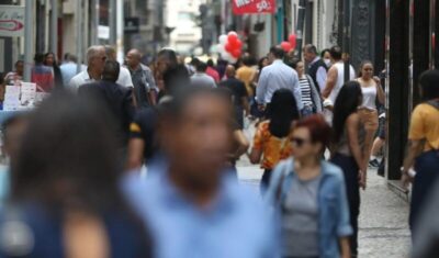 Abono salarial começa a ser pago para nascidos em março e abril