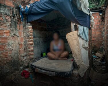 Adolescente é resgatada de cárcere privado em casinha de cachorro no Sertão de Alagoas