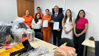 Bombeiros recebem equipamentos do Ministério Público para captura de animais e combate a incêndio