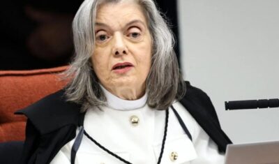 Cármen Lúcia vota para condenar Eduardo Bolsonaro por difamação