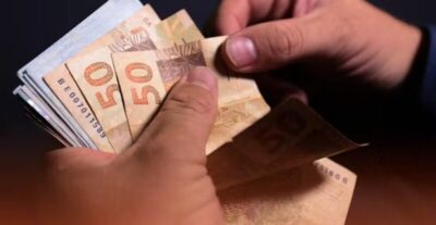 Prazo para empresas com mais de 100 funcionários divulgarem relatório salarial termina hoje