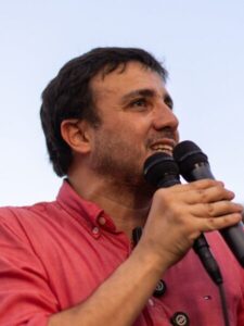 Renan Santos é citado em mensagens de grupo e caso repercute