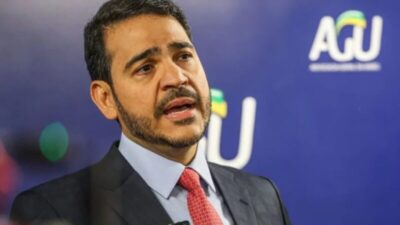 Senador anuncia parecer favorável a Jorge Messias no STF