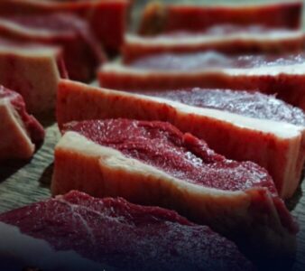 Carne bovina dispara e atinge maior valor em 29 anos.