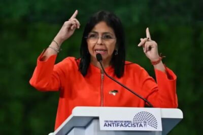 Venezuela encerra Lei de Anistia para presos políticos, anuncia Delcy Rodríguez