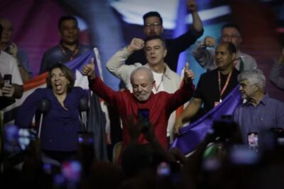 Propostas do PT para campanha de Lula incluem passe livre no transporte, proibição do Tigrinho e crítica ao BC