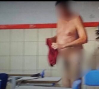 Professor é afastado após tirar roupa e ficar nu em sala de aula de colégio estadual no norte da Bahia