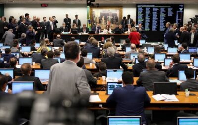 Câmara deverá votar na quarta (22) PEC que propõe fim da escala 6×1