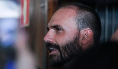 Moraes vota para condenar Eduardo Bolsonaro por difamação