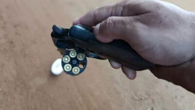 Faccionado foge deixando a mulher durante fuga em Parnarama e PM apreende arma de fogo