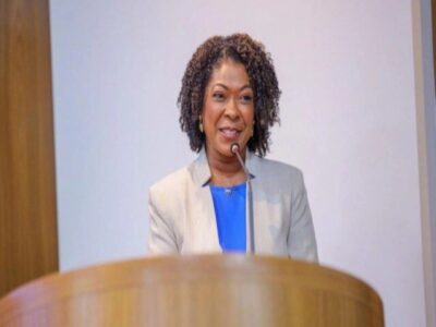 Prefeita Esmênia Miranda toma posse na Câmara de São Luís