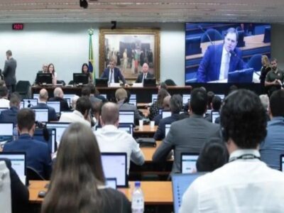 CCJ da Câmara aprova propostas que acabam com a escala 6X1