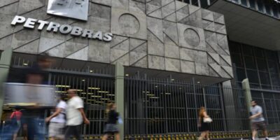 Petrobras destitui diretor de área que vendeu gás com 100% de ágio